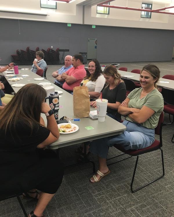 Richfield colleagues shared their favorite recipes 与 each other at the recent Summer Salad Social.